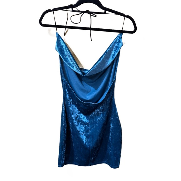 Elegant Blue Velvet Women's Dress - Picture 2 of 3